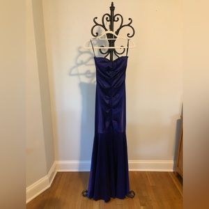 Beautiful vintage mermaid style purple gown